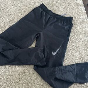 Boys Nike swish jogger lightweight